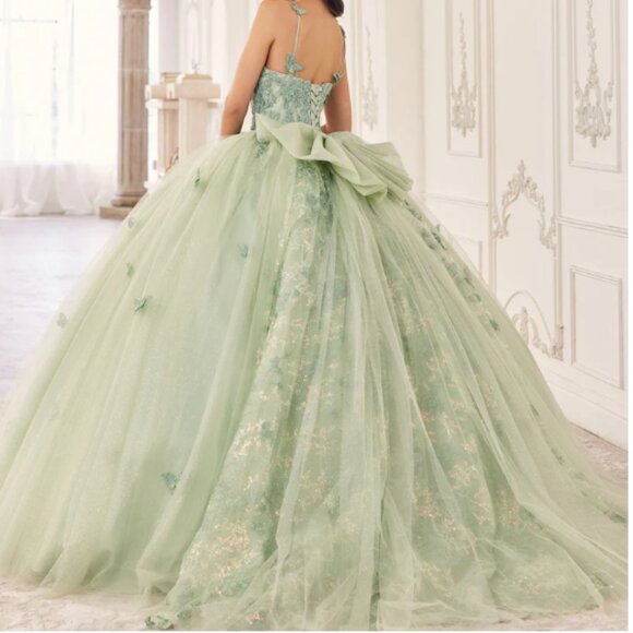 Elegant Dress with Butterfly Accents - Picture 3 of 13